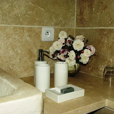 Le Mas De La Fontaine Le Pegue